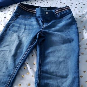 Blue stretchy jeans